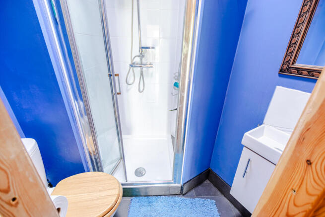 4 bed Semi-Detached for sale Image 10