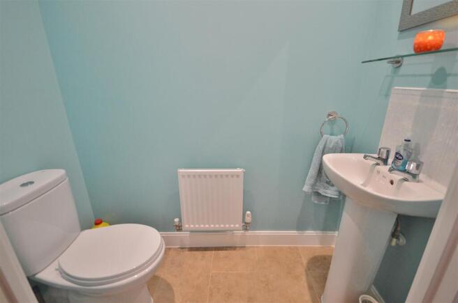 GROUND FLOOR CLOAKROOM