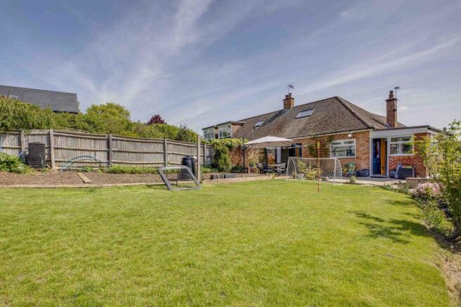 9 Barnhill Close, SL7 3HA (LOW RES)-11