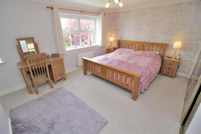 BED1.JPG