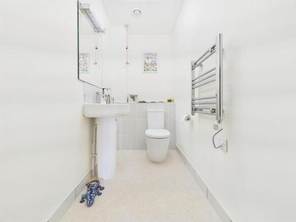 2 bed Retirement Property for sale Image 12