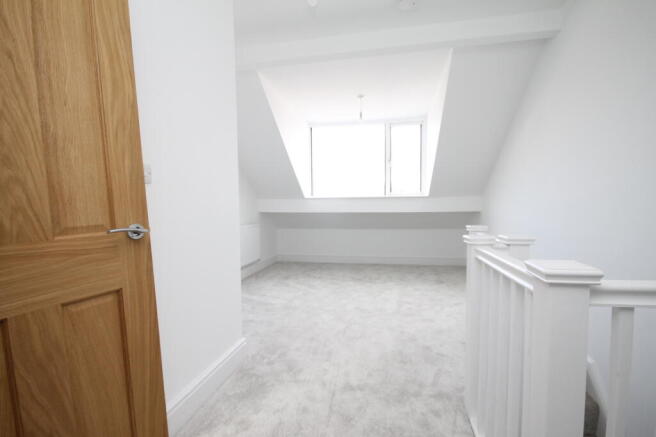 3 bed Terraced for sale Image 8