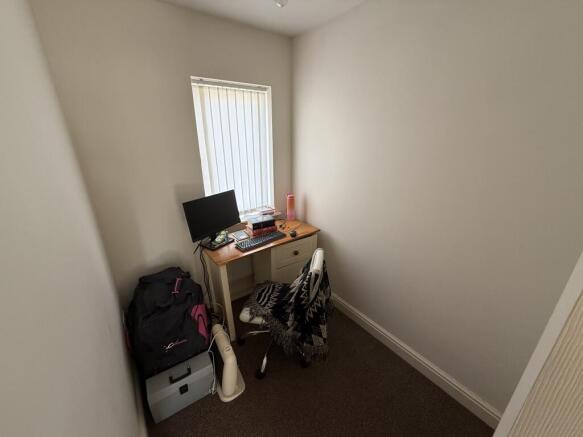 3 bed Semi-Detached to rent Image 9