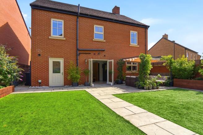 4 bed Detached for sale Image 2