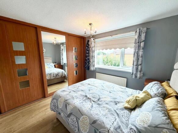 3 bed Semi-Detached for sale Image 6