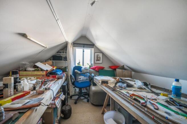 1268523 (22)
