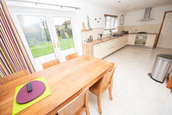 Kitchen/Breakfast Rm