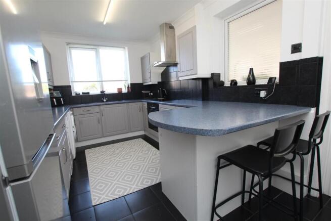 Stoneham Lane, Southampton photo 5