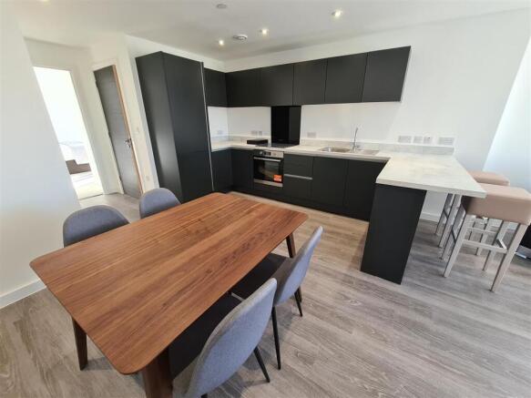 Open Plan Living Room/Dining Area/Kitchen