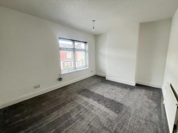 3 bed Terraced to rent Image 7
