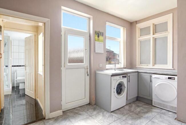 3 bed Detached for sale Image 4