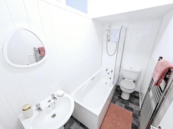 5 bed Block of Apartments for sale Image 7