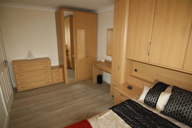 2 bed Semi-Detached Bungalow to rent Image 12