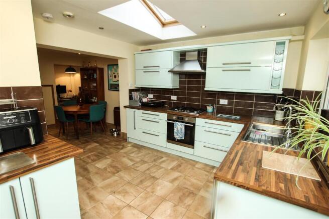 BREAKFAST KITCHEN