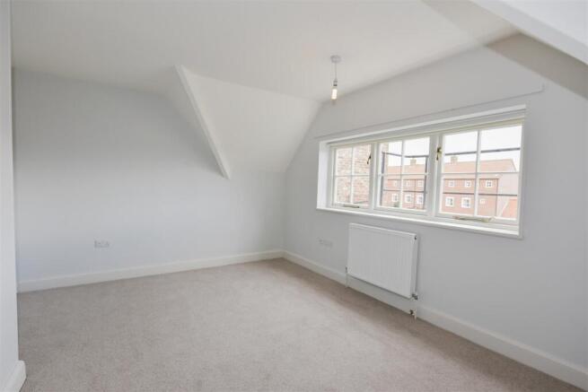 2 bed Flat to rent Image 4