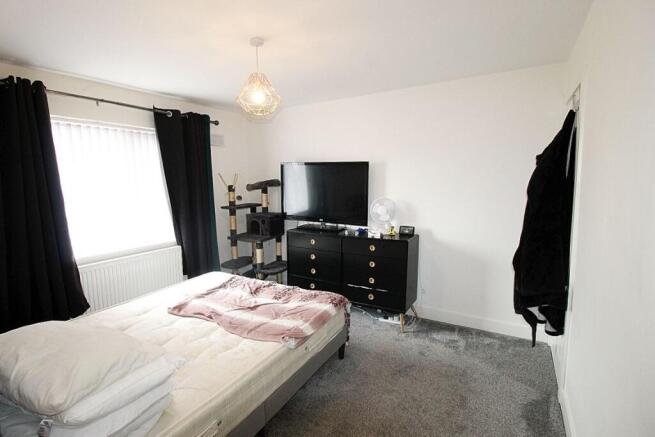 3 bed Semi-Detached for sale Image 12