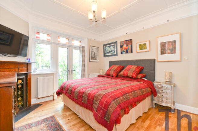 Bedroom 1 (2).JPG