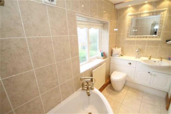 En-suite bathroom