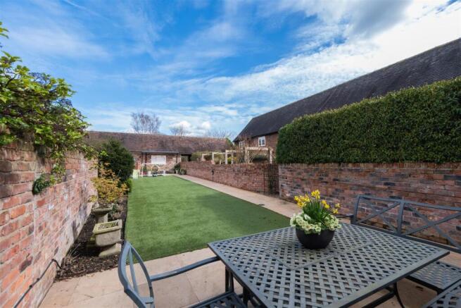 4 Beeston Hall Mews 2-017.JPG