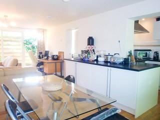 Diner/Kitchen