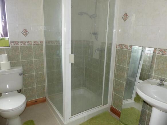 SHOWER ROOM.JPG