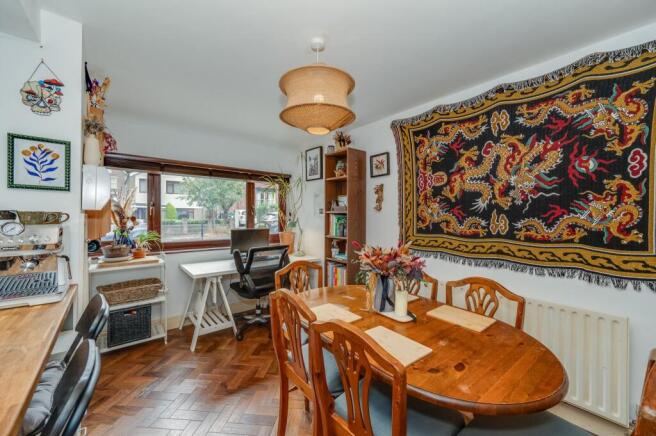 3 bed Semi-Detached for sale Image 8