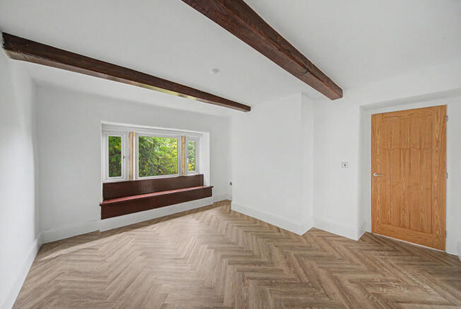 4 bed Semi-Detached for sale Image 6