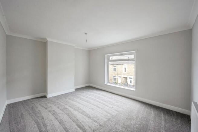 3 bed Terraced for sale Image 8