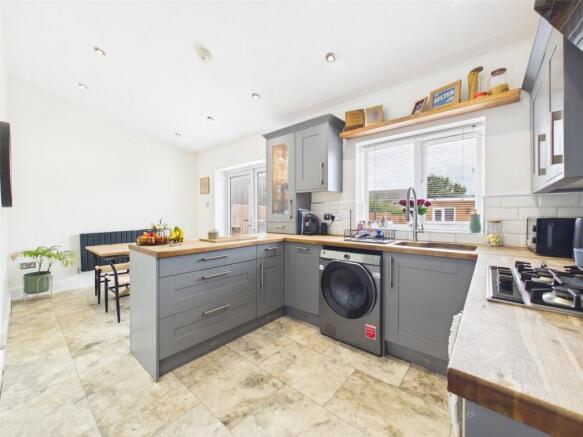 Birch Avenue, Gloucester, Gloucestershire, GL4 photo 4