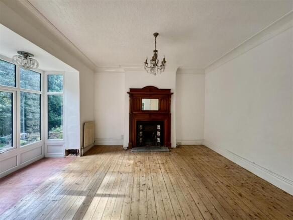 4 bed Semi-Detached for sale Image 11
