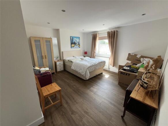 4 bed Detached for sale Image 9