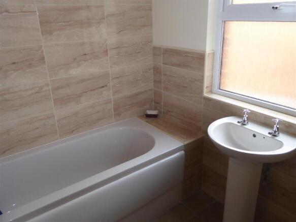 FAMILY BATHROOM