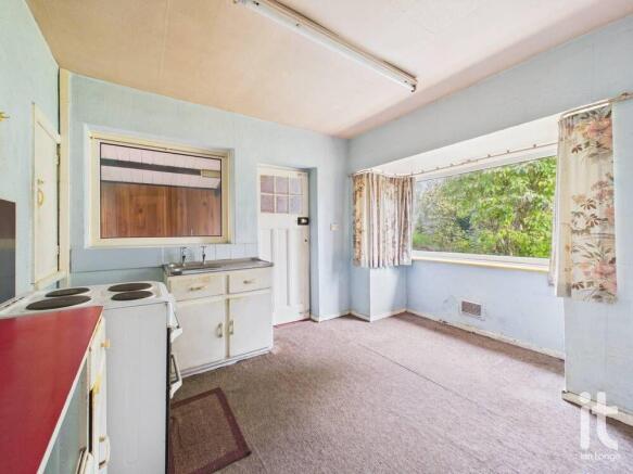 Alderdale Drive, High Lane, Stockport, SK6 photo 3