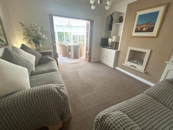 5 bed Detached for sale Image 6