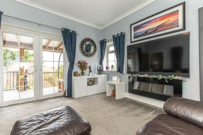 12 Birch Close-28a.jpg