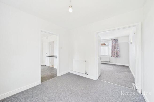 3 bed Semi-Detached to rent Image 9