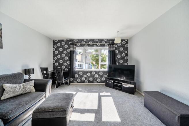 Milton Road, Caterham, CR3 photo 4