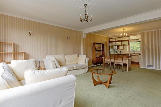 2 bed Apartment for sale Image 6