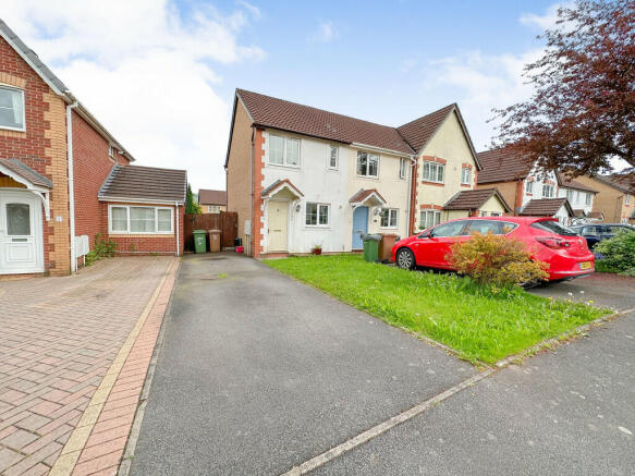 2-bed semi-detached on Llys-y-coed, Ystrad Mynach, Hengoed, £180,000
