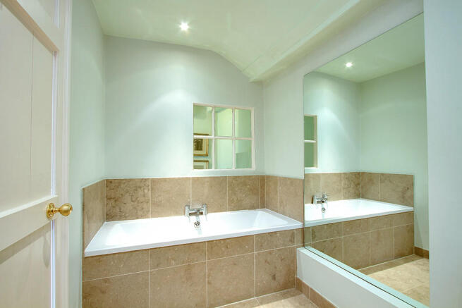 En-suite bathroom