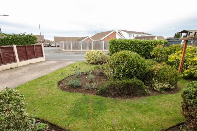 FRONT GARDEN