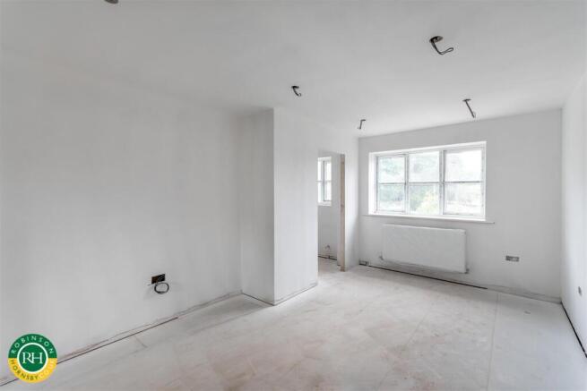 4 bed House for sale Image 4