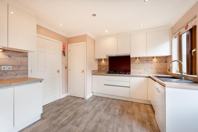 3 bed Terraced for sale Image 7