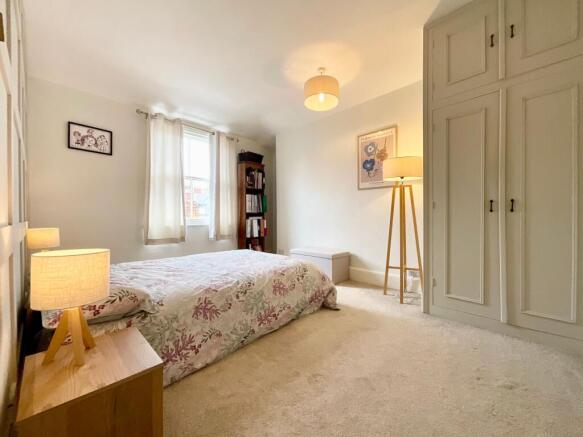 4 bed Flat for sale Image 12