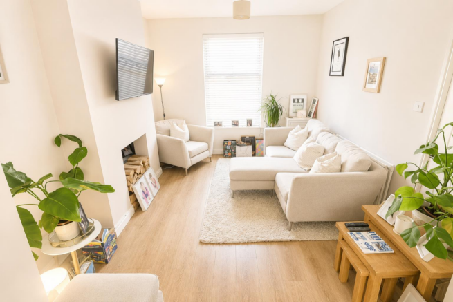 LVING ROOM