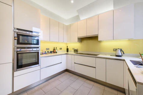 Nether Street, North Finchley, London, N12