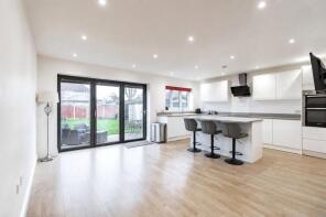 73, Lancaster Drive, Hornchurch RM12 5TA