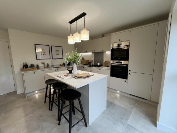 4 bed Detached for sale Image 4