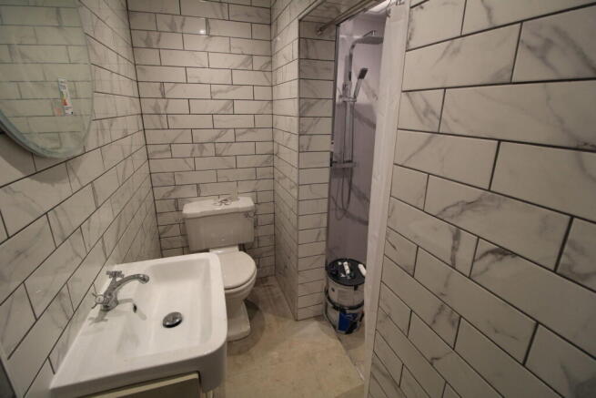 1 bed Link Detached House to rent Image 6