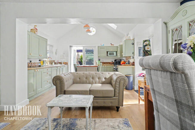 3 bed Bungalow for sale Image 12